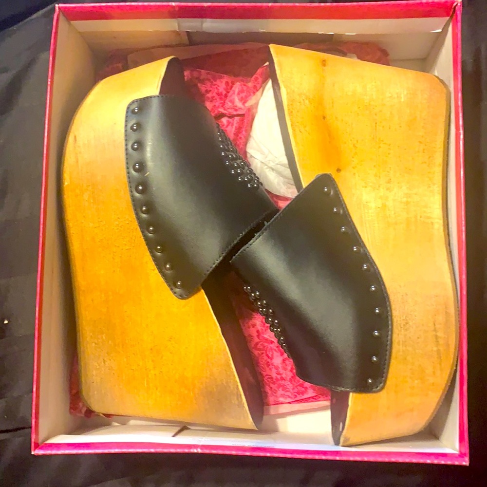 Penny Loves Kenny Wedges